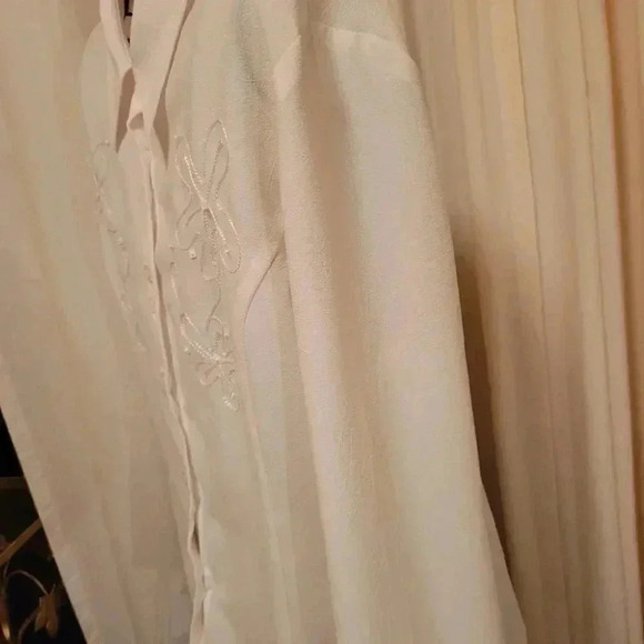 White Classic  Front Button Blouse Long Sleeves with Cuffs M size by L Lune - Picture 4 of 7